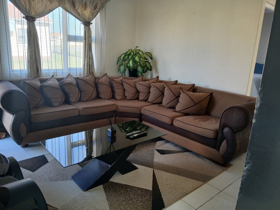 2 Bedroom Property for Sale in Cove Rock Eastern Cape